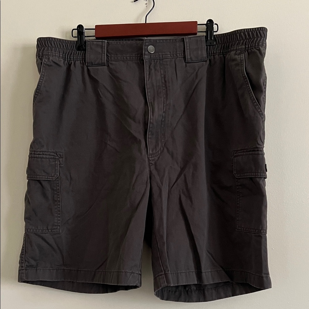 Roundtree & Yorke Men's Dark Gray Cargo Shorts